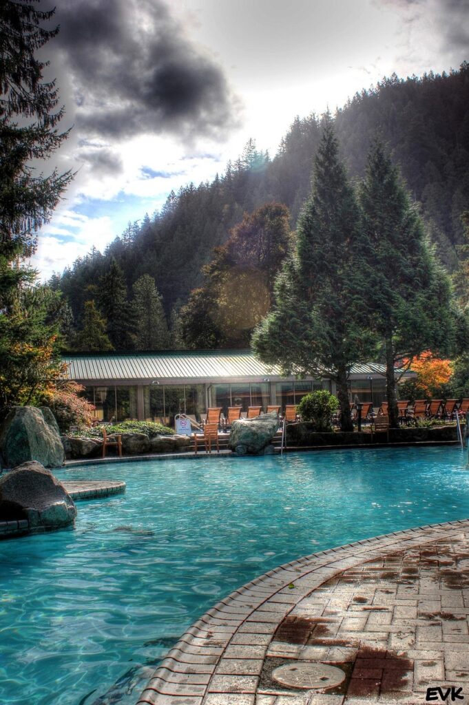 温泉ホテルで楽しむワーケーションと自然の魅力は？